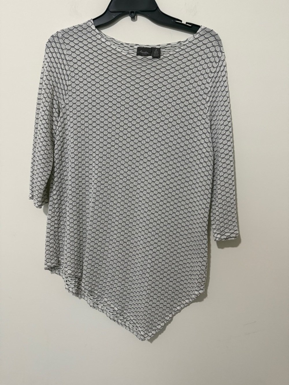 Chicos Travelors Top. Size 2.